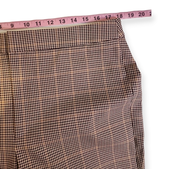 Banana Republic Highrise Flare - Picture 10 of 10